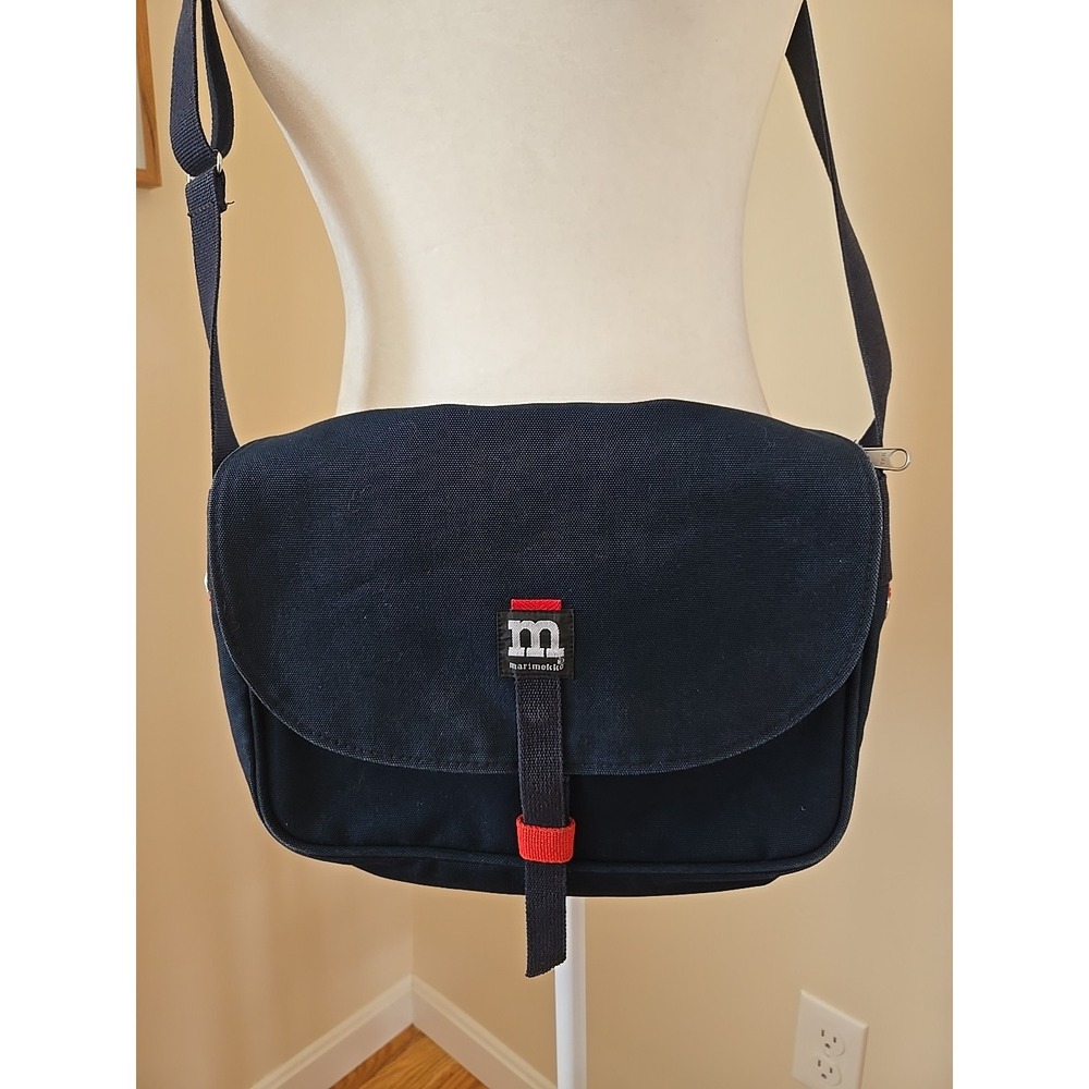 VTG 2009 Marimekko Canvas Front Flap Crossbody Bag Navy/Red Charm/Key Loop Rare